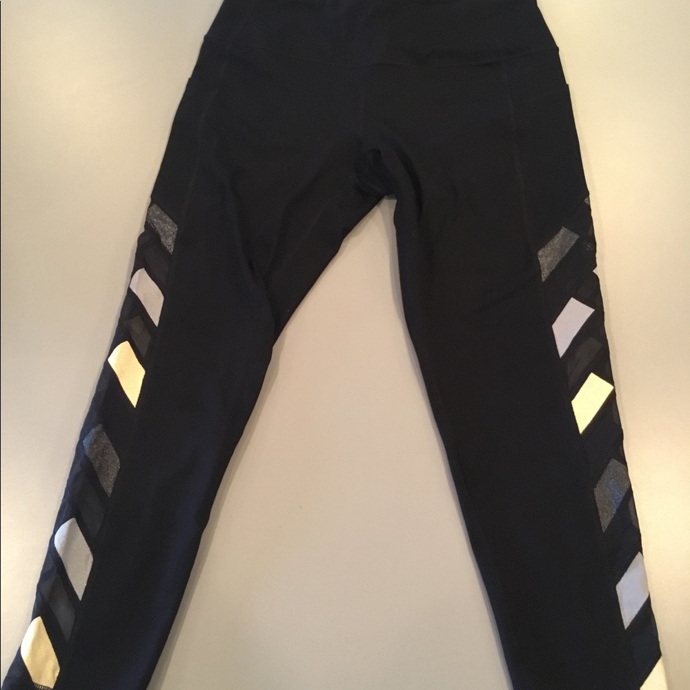 NWOT VS Sport Limited Edition Leggings😍 - Picture 3 of 6
